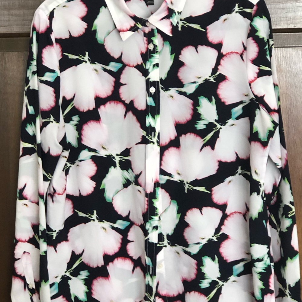 Banana Republic White and Blue Blouse
